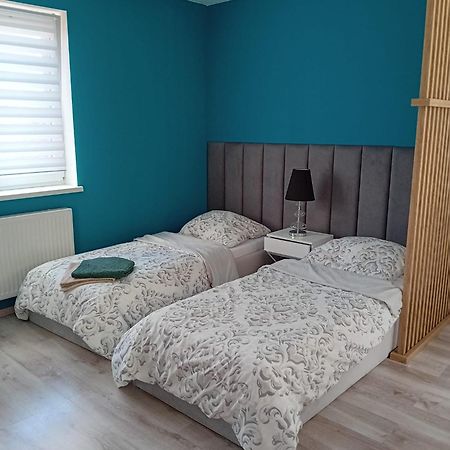 Apartament Z Lozem Malzenskim - Bezplatny Parking Poznan Exterior photo
